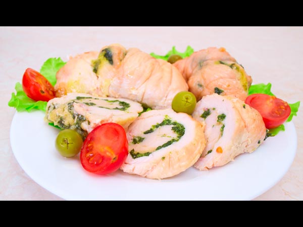 চিকেন ইন হোয়াইট সস উইথ স্প্রিং অনিয়ন স্টাফিং