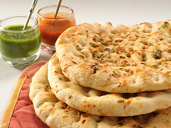 অমৃতসরী স্টাফড আলু কুলচা