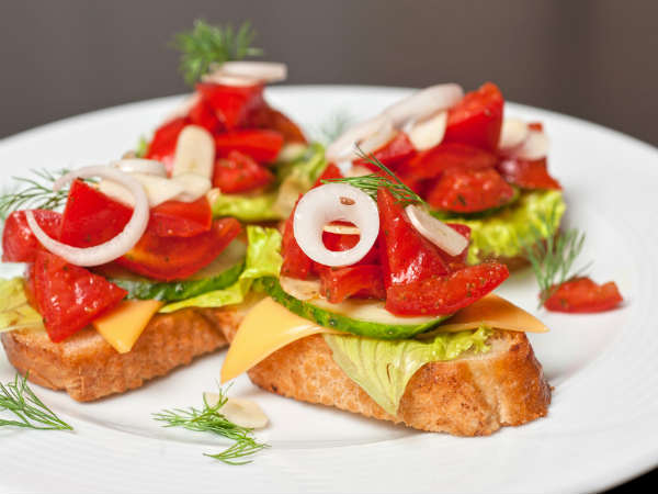 ফ্রুট টোস্ট উইথ চিজ