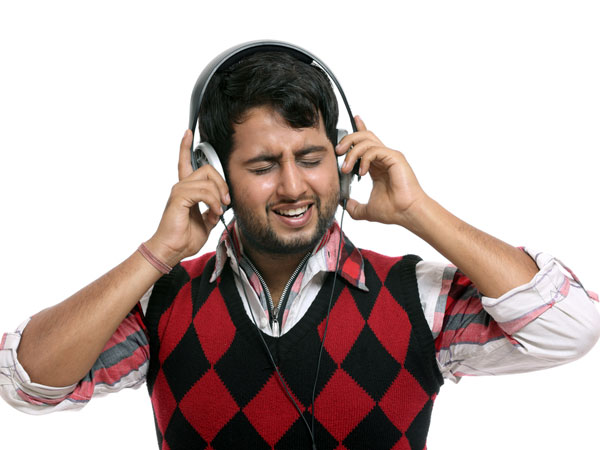 মাথা নাড়িয়ে উত্তর দেওয়া