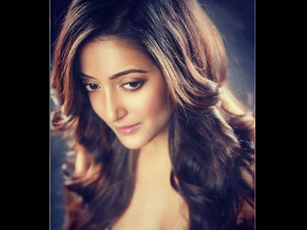 সপ্তমীর হেয়ারস্টাইল