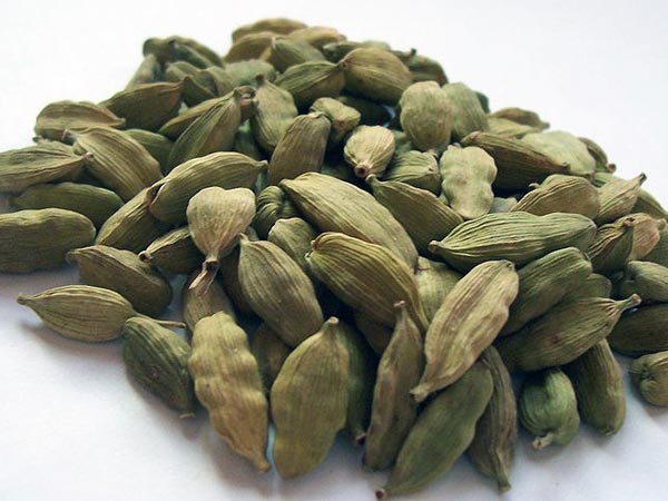 ৮. এলাচ: