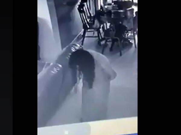 তাকে স্নান সেরে বেরোতে দেখা যায় ...