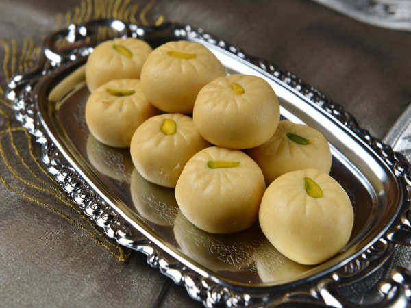 ৪. মিষ্টি জাতীয় খাবার: