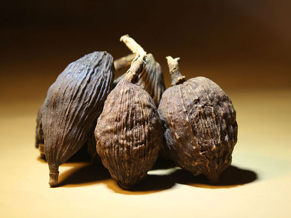 ৬. কালো এলাচ: