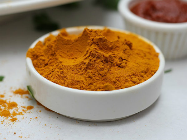 ২. হলুদ: