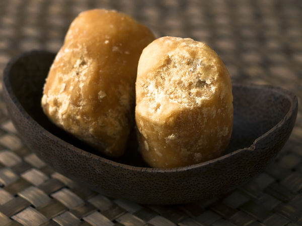 ১. কনস্টিপেশন দূর করে: