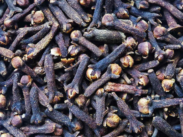 ৭. লবঙ্গ: