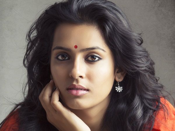 ৪. ত্বক এবং চুলের স্বাস্থ্য ভাল করে:
