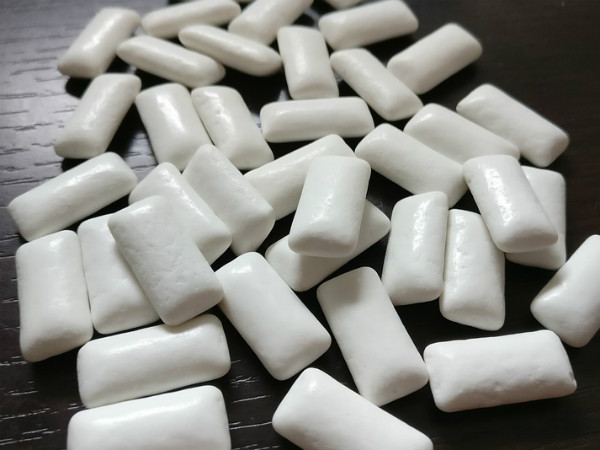 ৮.চুইং গাম: