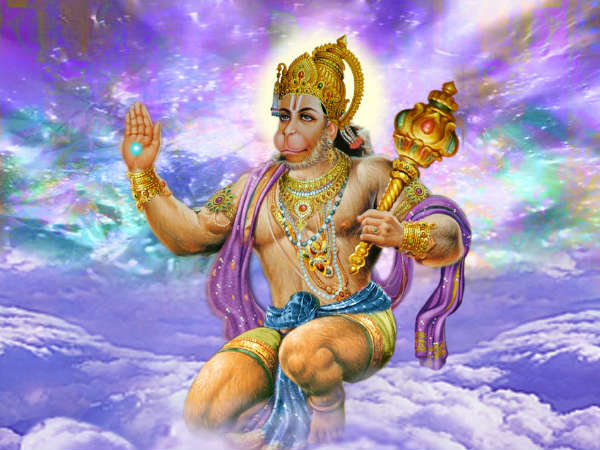 ১. হলুদ বস্ত্রে শোভিত: