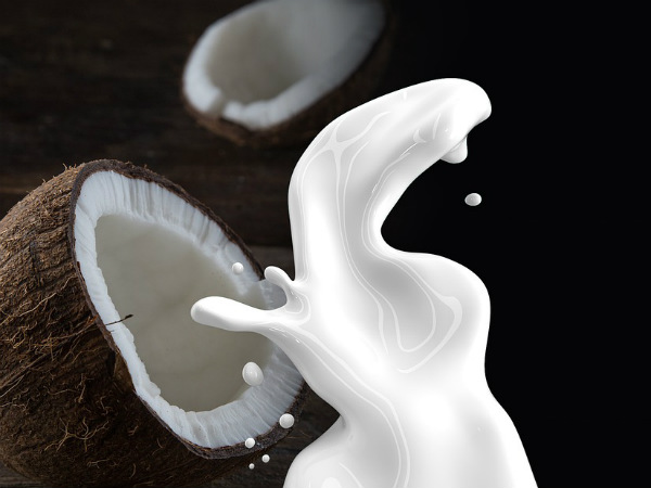 ২. নারকেল দুধ: