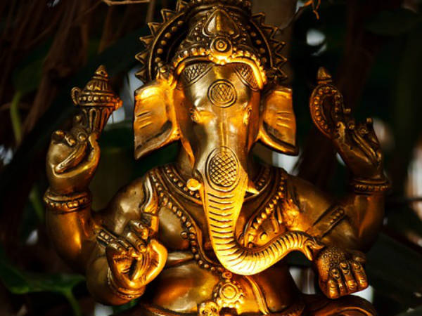 ৩. সব দেবতাকেই কি দুর্বা ঘাস দেওয়া যায়?