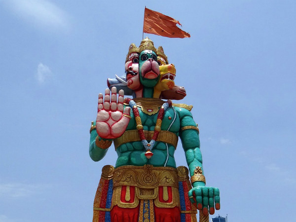 ২. পঞ্চমুখি হনুমান: