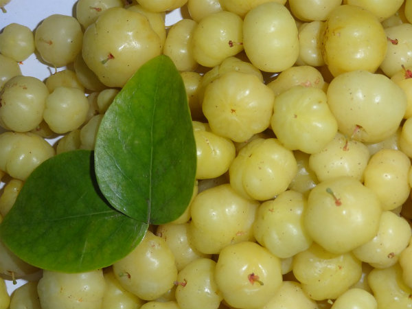 ২. ত্বকের বয়স কমে: