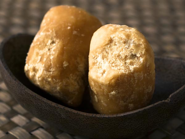 ৪. গুড়: