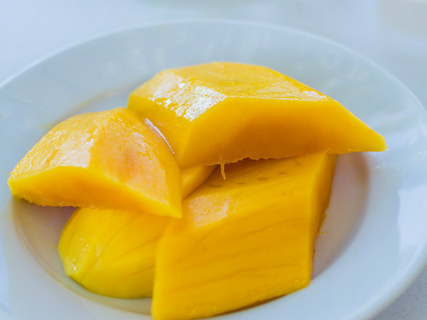 ৫. ত্বককে উজ্জ্বল করে তোলে: