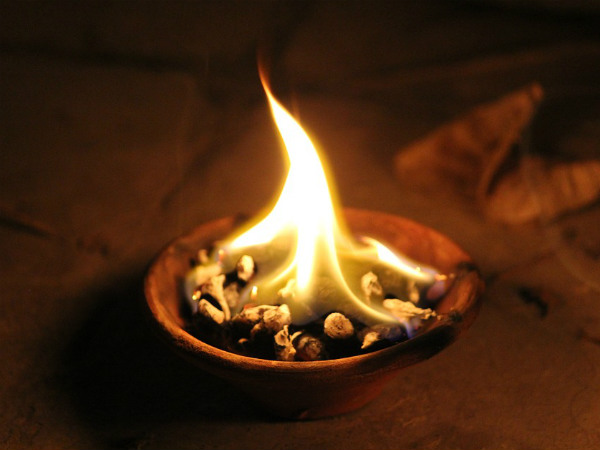 ১. আগুন লাগিয়ে দিতে পারেন: