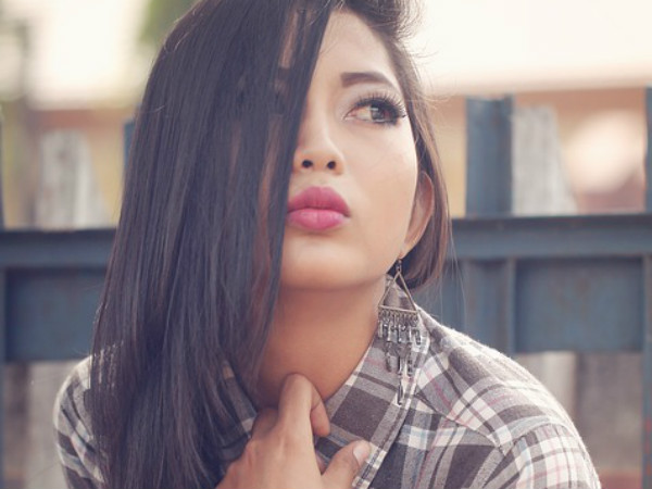 ৭. চুলের উজ্জ্বলতা বৃদ্ধি পায়: