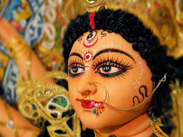১. কোনও দেবীকে দেখলে: