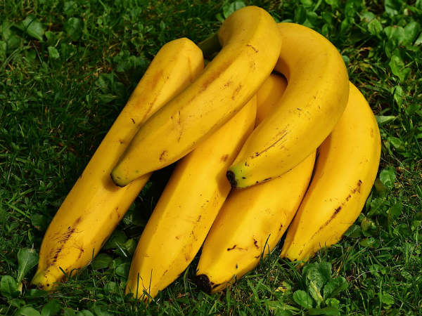 ৩. কলা: