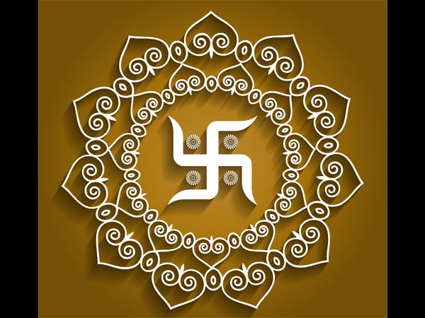 ৭. ঠাকুরের আসনে সোয়াস্তিকা চিহ্ন: