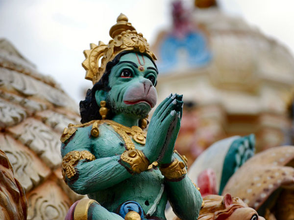 ১. শ্রী হনুমানের লকেট: