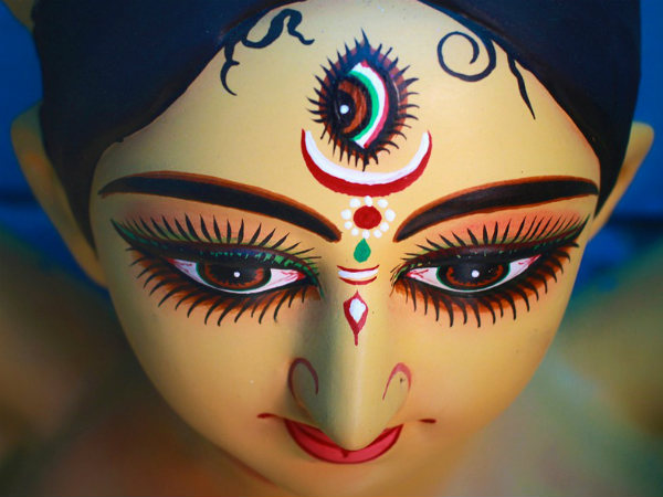 ৪. মা দূর্গা দুঃস্বপ্ন নিবারণ মন্ত্র: