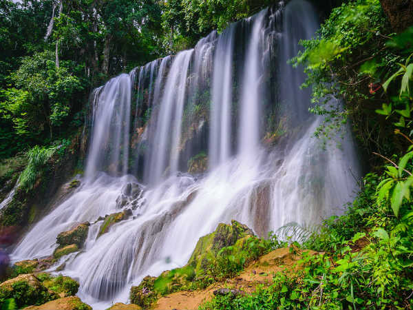 ৪. জলপ্রপাত: