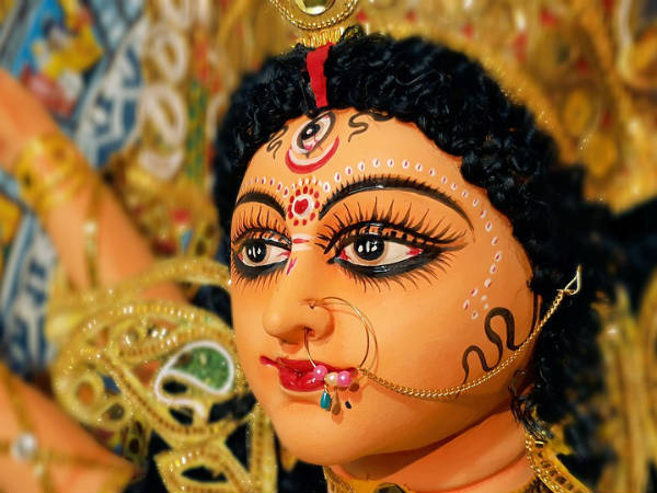 ১. এক মনে দেবীর আরাধনা করতে হবে: