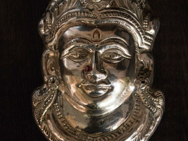 ১৫. মা লক্ষীর পাদুকা: