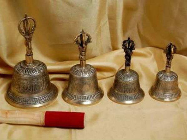 ২. ওম ঘন্টা: