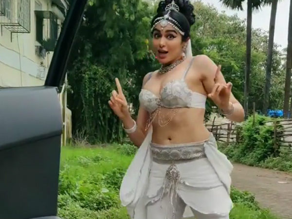 কিন্তু কে এই কিকি?