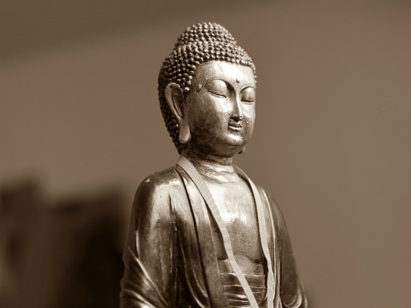 ১. মূর্তির স্থান: