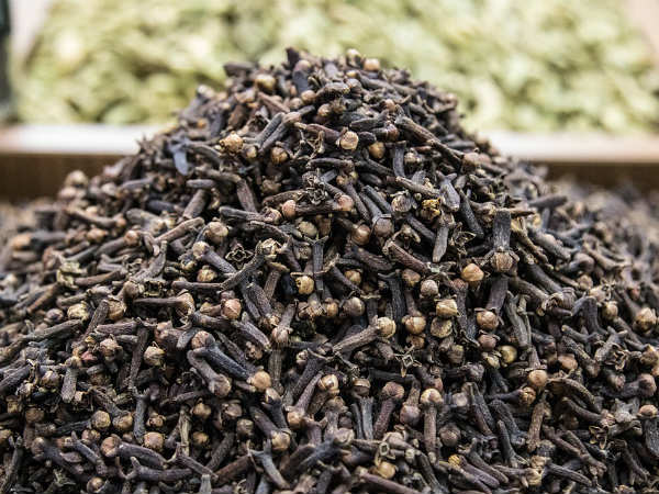 ৪. অ্যান্টি-ব্যাকটেরিয়াল প্রপাটির ঘাটতি মেটে: