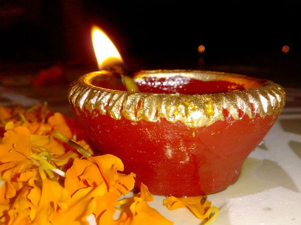 ১. ঠাকুর প্রতিষ্টার সময় খেয়াল রাখতে হবে...