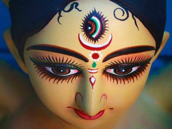 ৩. রূপোর দুর্গা মূর্তি: