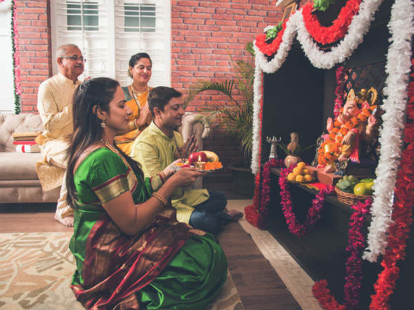 ৬. ধুনো দিতে ভুলবেন না যেন!