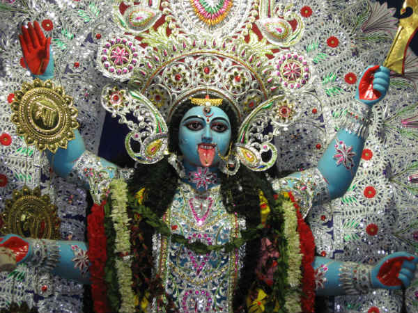 ২. মহাকালী মন্ত্র: