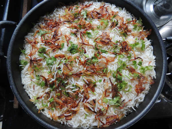 ৬. খিদে মিটে যায় নিমেষে: