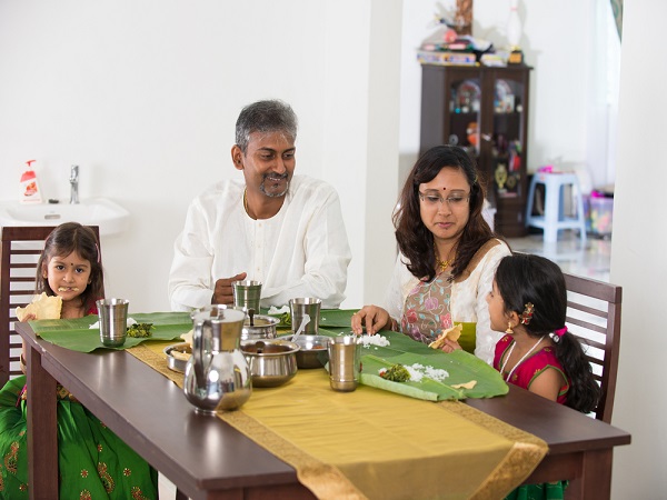 ২. পরিবারের সাথে সময় কাটান