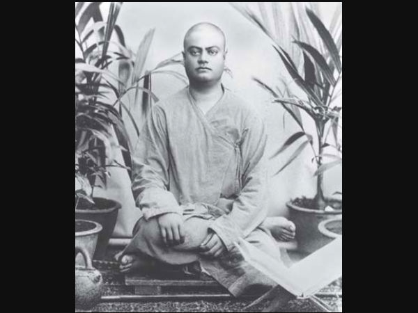 ২) স্বামী বিবেকানন্দ ছিল এক অর্জিত নাম