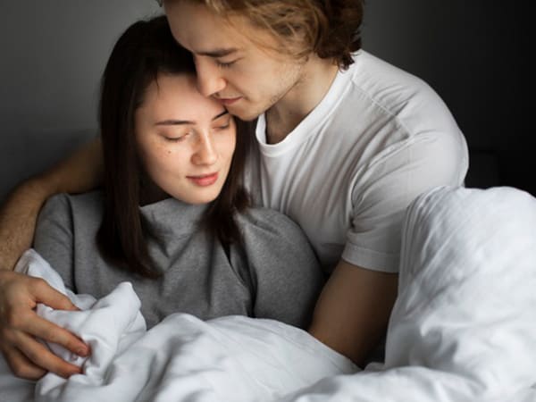 বৃদ্ধ বয়স অবধি ভালোবাসা, পাশে থাকার প্রতিশ্রুতি