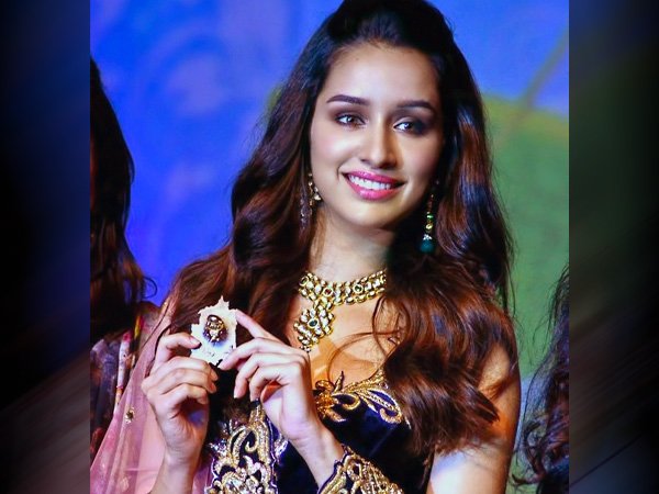 ৯) প্রিয় খাবার ও জায়গা