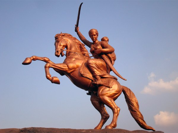 ৫) সাহসী নারীদের সম্পর্কে জানুন