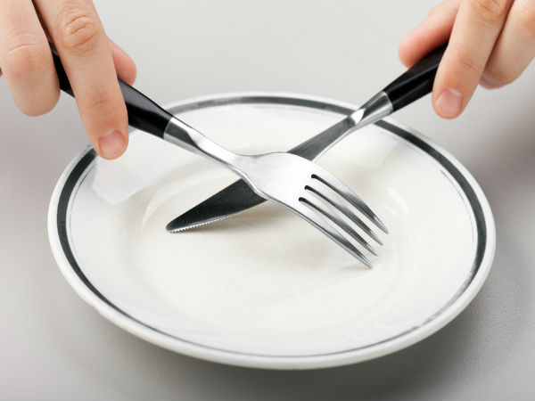 ২) খাবার খাওয়া এড়িয়ে যাবেন না