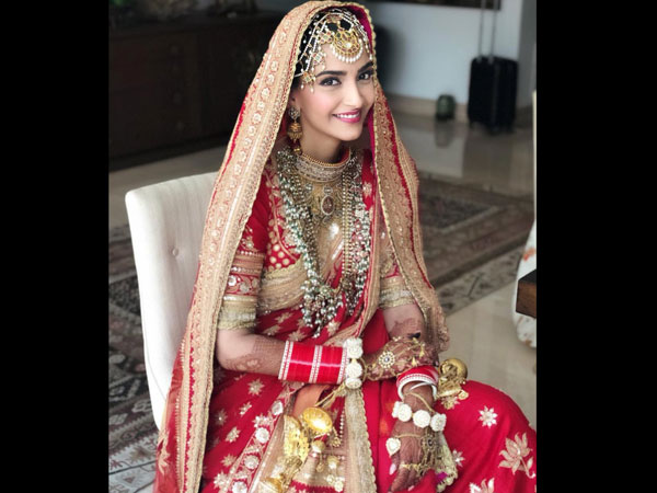 গয়না ও পোশাক থেকে মুক্তি