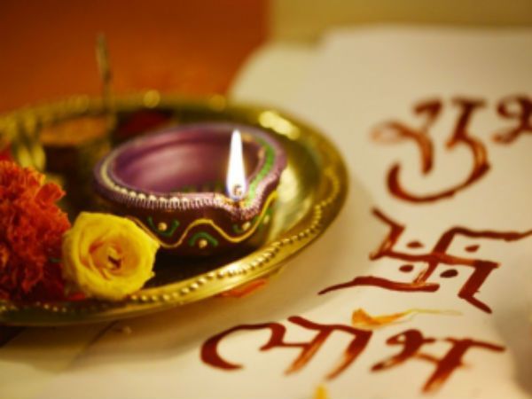 ভূমি পূজা কে করেন?