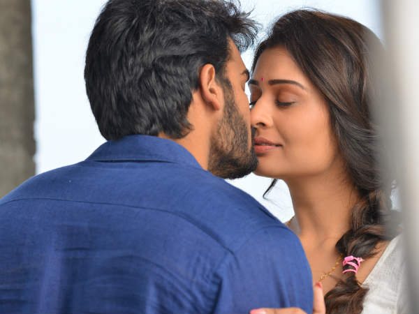 ৭) অবচেতন থেকে চেতনা ফেরানোর চুম্বন
