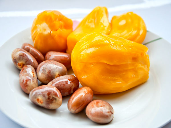 ৮) শরীরে প্রোটিনের ঘাটতি পূরণ করে
